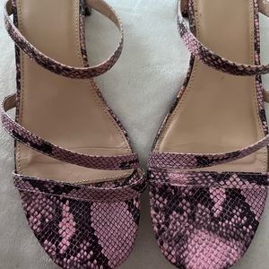 Urban Outfitters Pink Snakeskin Strappy Sandals size 9